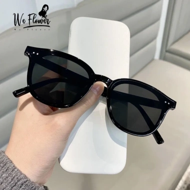 Kính Mát Gọng Vuông Đen Chống UV - Phong Cách Cổ Điển Thời Trang Cho Nam và Nữ - Giá 18,360 VND