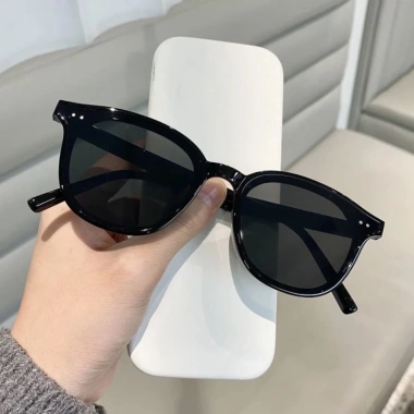 Kính Mát Gọng Vuông Đen Chống UV - Phong Cách Cổ Điển Thời Trang Cho Nam và Nữ - Giá 18,360 VND 7 Kính Mát Gọng Vuông Đen Chống UV - Phong Cách Cổ Điển Thời Trang Cho Nam và Nữ - Giá 18,360 VND 7