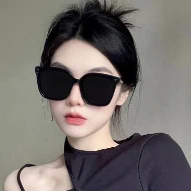Kính Mát KIQI-FASHION Gọng Vuông Nữ Chống UV Thời Trang COD Giá chỉ 64.137đ