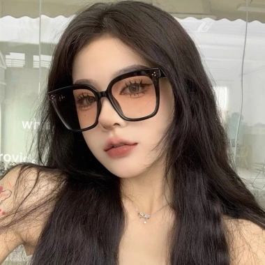 Kính Mát KIQI-FASHION Gọng Vuông Nữ Chống UV Thời Trang COD Giá chỉ 64.137đ