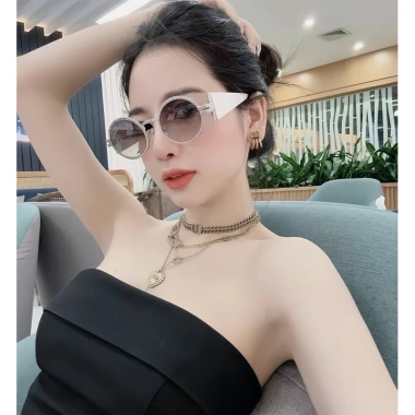 Kính mát nữ cao cấp Jolie: Gọng kim loại viền đá, chống UV400, giá 130k