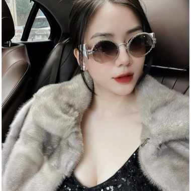 Kính mát nữ cao cấp Jolie: Gọng kim loại viền đá, chống UV400, giá 130k 5 Kính mát nữ cao cấp Jolie: Gọng kim loại viền đá, chống UV400, giá 130k 5