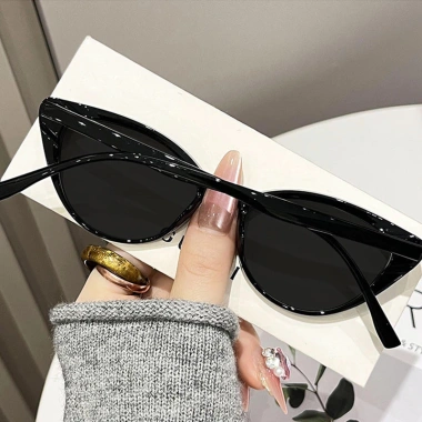 Kính Mát Nữ VIENDO Đen Mắt Mèo UV cao cấp, đa năng xe đạp, thể thao, lái xe - 1-6 độ