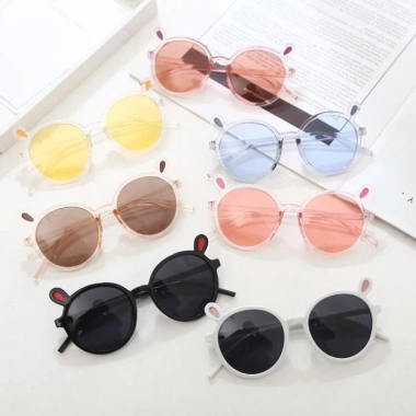 Kính Mát Tai Thỏ FERADO cho Bé Gái 19 - Chống Nắng, Đáng Yêu, Giá Ưu Đãi 35.000₫ 2
