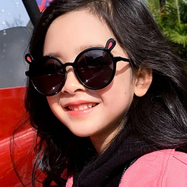 Kính Mát Tai Thỏ FERADO cho Bé Gái 19 - Chống Nắng, Đáng Yêu, Giá Ưu Đãi 35.000₫ 4