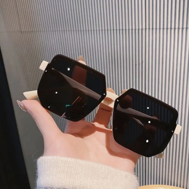 Kính Mát UV mới thời trang nam nữ, chống tia UV, thích hợp đi biển du lịch, giá 27.308₫ 3
