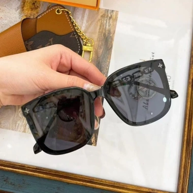 Kính Mát Vintage Nữ Khung Lớn Gương Đen UV400 - Bảo Vệ Mắt, Phong Cách Du Lịch 4