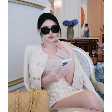 Kính Râm Cao Cấp Gọng Vuông Logo Sang Chảnh Nữ UV C55 Chống Tia UV Thời Trang Giá Ưu Đãi 122k
