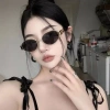 Kính râm cổ điển hip‑hop cá tính cho nam nữ, khung nhỏ thời trang 10.560₫ 2