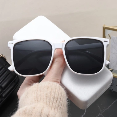 Kính Râm Đi Biển Gọng Lớn Che Nắng Cao Cấp Thời Trang Nam Nữ - Giá 49,878₫ 9 Kính Râm Đi Biển Gọng Lớn Che Nắng Cao Cấp Thời Trang Nam Nữ - Giá 49,878₫ 9