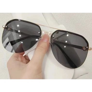 Kính râm đổi màu Nam phi công - Phân cực siêu hot, phù hợp lái xe, câu cá, chỉ 68.000₫