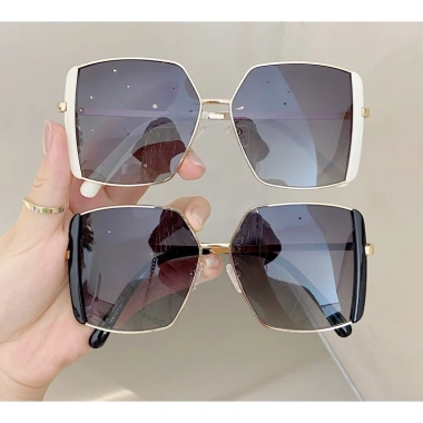 Kính râm gọng vuông lớn thời trang sành điệu cho nữ - Giá chỉ 31.000₫ 5