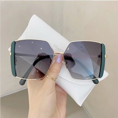 Kính râm gọng vuông lớn thời trang sành điệu cho nữ - Giá chỉ 31.000₫ 7