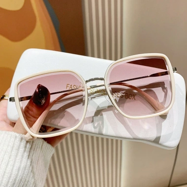 Kính râm gradient mùa hè thời trang - Chống UV, lái xe an toàn - Nữ 86.400₫