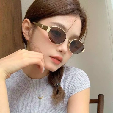 Kính râm Hàn Quốc nam nữ - Thiết kế thời trang, kèm hộp đựng và khăn lau, giảm còn 219k