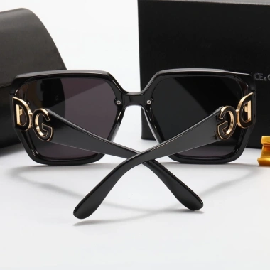Kính râm mới 2.025 unisex thời trang cổ điển khung vuông - Giá ưu đãi 148.845₫