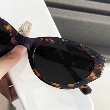 Kính râm phân cực mắt mèo nữ VIENDO UV cao cấp – phù hợp xe đạp, thể thao, du lịch – Giá ưu đãi 204.120₫
