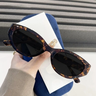 Kính râm phân cực mắt mèo nữ VIENDO UV cao cấp – phù hợp xe đạp, thể thao, du lịch – Giá ưu đãi 204.120₫
