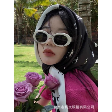Kính râm Retro Oval Hot Girl - Kiểu đi biển thời trang, giảm còn 89.000₫ (giá gốc 111.250₫)