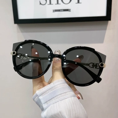 Kính râm thời trang cá tính đi biển - ống kính gradient, bảo vệ tia UV, giảm giá