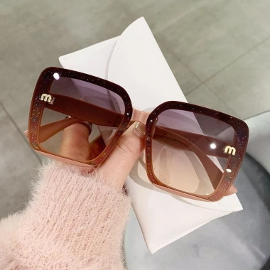 Kính râm thời trang Hàn Quốc khung vuông nữ chống tia UV giá ưu đãi 65.888₫ 2 Kính râm thời trang Hàn Quốc khung vuông nữ chống tia UV giá ưu đãi 65.888₫ 2