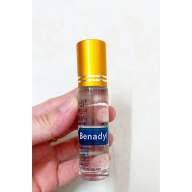 Lăn bôi muỗi Benadyl 10ml – Giảm ngứa, đau, sưng nhanh, an toàn cho trẻ từ 2 tuổi