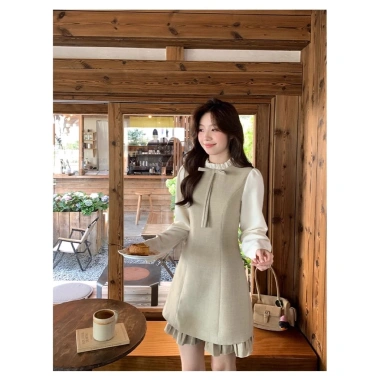 Lily.clothes Suzy Dress Váy ngắn dài tay cổ bèo nơ ngực vải xước Hàn V35 395k 5 Lily.clothes Suzy Dress Váy ngắn dài tay cổ bèo nơ ngực vải xước Hàn V35 395k 5