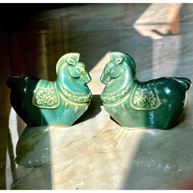 Linh vật 2.026 Bính Ngọ Ngựa gốm sứ Bát Tràng – Đồ decor sang trọng, có hộp quà, chỉ 149.900₫ 3 Linh vật 2.026 Bính Ngọ Ngựa gốm sứ Bát Tràng – Đồ decor sang trọng, có hộp quà, chỉ 149.900₫ 3