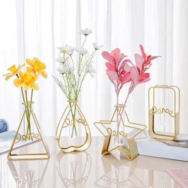 Lọ Hoa Decor Kim Loại Mạ Vàng LOVE - Bình Thủy Tinh Trang Bàn Phòng Khách 83.000 4 Lọ Hoa Decor Kim Loại Mạ Vàng LOVE - Bình Thủy Tinh Trang Bàn Phòng Khách 83.000 4