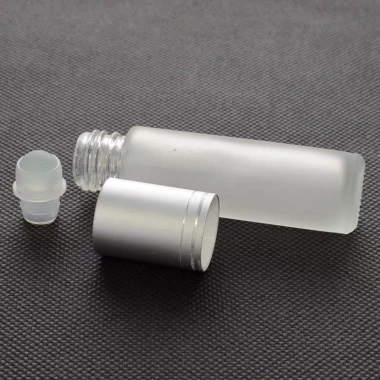 Lọ Thủy Tinh 10ml Vỏ Lọ Bi Lăn Đựng Tinh Dầu Tinh Chất Mỹ Phẩm Du Lịch 4.000 VND