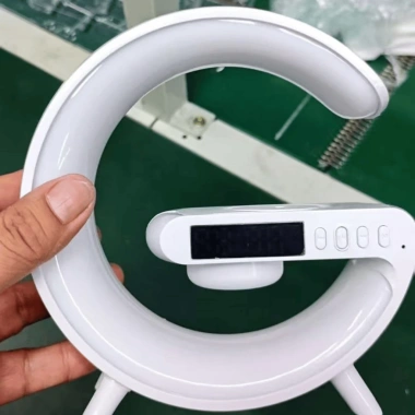 Loa Bluetooth Chữ G 15W sạc không dây, đồng hồ, âm thanh vòm 360° 115k 9