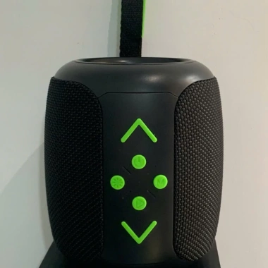 Loa Bluetooth L20 Đa Năng - Đài FM, Năng Lượng Mặt Trời, Đèn Pin, Phát Nhạc 6-8h 4