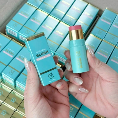 Má hồng dạng kem On The Glow Blush VIC Vacure:treat 8g – Tôn da sáng, màu tự nhiên, 850.000 VND 2 Má hồng dạng kem On The Glow Blush VIC Vacure:treat 8g – Tôn da sáng, màu tự nhiên, 850.000 VND 2