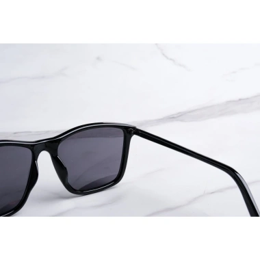 Mắt kính râm nam nữ thời trang trẻ trung, gọng kính tây đen, chống nắng, kèm bao - chỉ 38.000₫