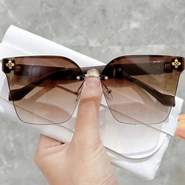 Mắt kính râm nữ thời trang mắt mèo 2.026 Chống UV chống bụi phù hợp du lịch hè giá 99.000₫