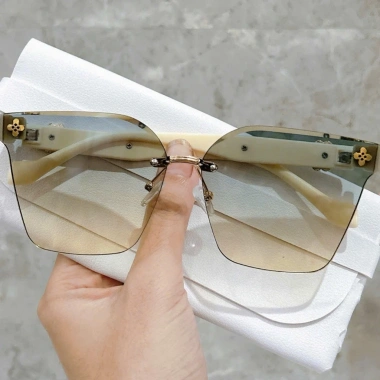 Mắt kính râm nữ thời trang mắt mèo 2.026 Chống UV chống bụi phù hợp du lịch hè giá 99.000₫ 7 Mắt kính râm nữ thời trang mắt mèo 2.026 Chống UV chống bụi phù hợp du lịch hè giá 99.000₫ 7