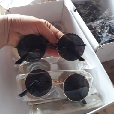 Mắt kính thời trang Ngố Thầy Bói Bói Đen Cực Ngầu Trend Nobita Giá 21.997 VND