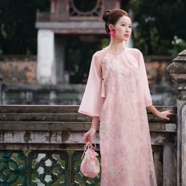 Mẫu mới áo dài cách tân Phương Hằng 4 tà tơ thêu họa tiết nổi đẹp mắt siêu sang cao cấp – Giảm giá, chỉ 486.700₫ 2