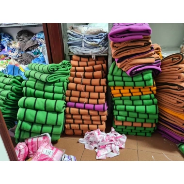 Mền nỉ sọc mỏng nhẹ cho văn phòng, du lịch, xe ô tô – giá rẻ 74.400k kèm túi đựng