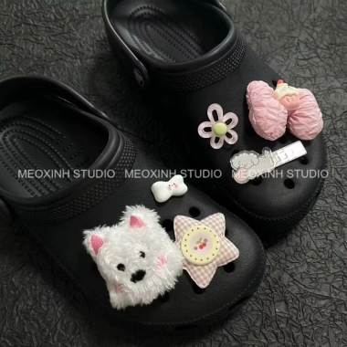 MEOXINHSTUDIO Ảnh Thật Dép Sục Đi Chơi Dễ Đeo Túi và 6 Charms Nơ Phồng Hồng Cún Con Cute Giá Ưu Đãi 410k