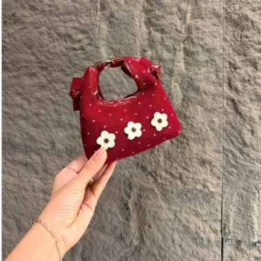 Mini túi đeo chéo nữ vải dạ mềm hoa nổi chấm bi, chỉ 59.000đ, thích hợp bé gái