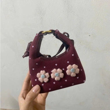 Mini túi đeo chéo nữ vải dạ mềm hoa nổi chấm bi, chỉ 59.000đ, thích hợp bé gái