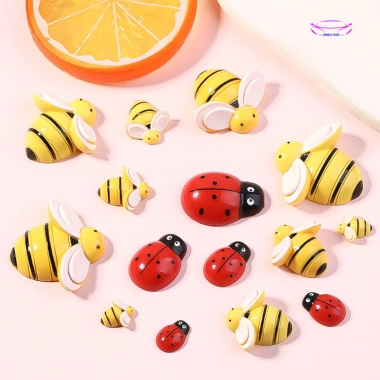 Mô hình ong vàng mini cute bằng nhựa - Trang trí tiểu cảnh, sân vườn, bể cá, chậu cây, tặng miếng dán