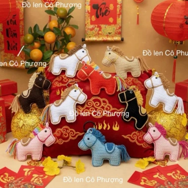 Móc khoá ngựa len, treo đồng tiền Xuân Bính Ngọ 2.026 - Giá 59.000₫