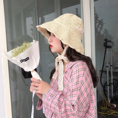Mũ cói đi biển vành rộng cho mẹ và bé - Dây buộc tiện lợi, giá chỉ 73.000 2