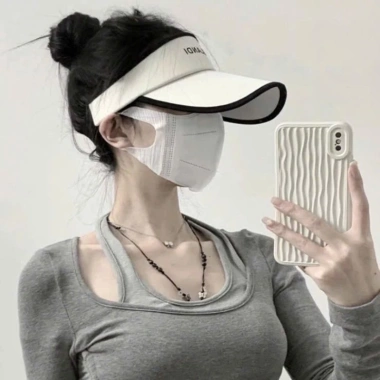 Mũ lưỡi trai nữ thể thao nửa đầu vành rộng chống tia UV - Giá chỉ 23.200₫