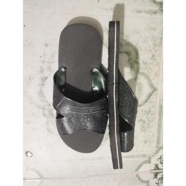 Mua 4 tặng 1 - Dép xốp quai ngang khách sạn size 43 màu đen, giá chỉ 21.200₫