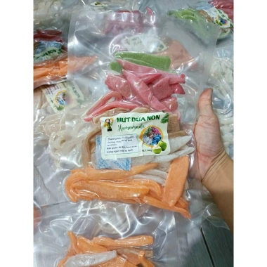 Mứt Dừa Non Sữa Sợi 500g - Homemade Thơm Ngon, Đậm Đà, Ăn Vặt Dẻo Dành Cho Gia Đình
