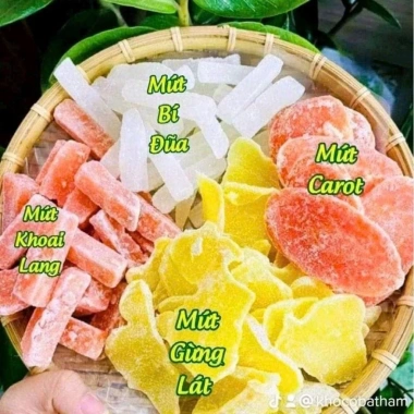 Mứt Tết ngũ sắc 250gr - Ngũ vị năng, sen, bí, cà rốt, khoai lang, gừng, dừa - Ngọt lành, lộc đến cả năm, chỉ 63.750₫ 2