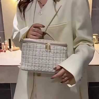 NEVA Túi Đựng Mỹ Phẩm Nylon Cỡ Lớn Khóa Kéo Đa Năng, Tiện Dụng, Giá 68.000 VND 3
